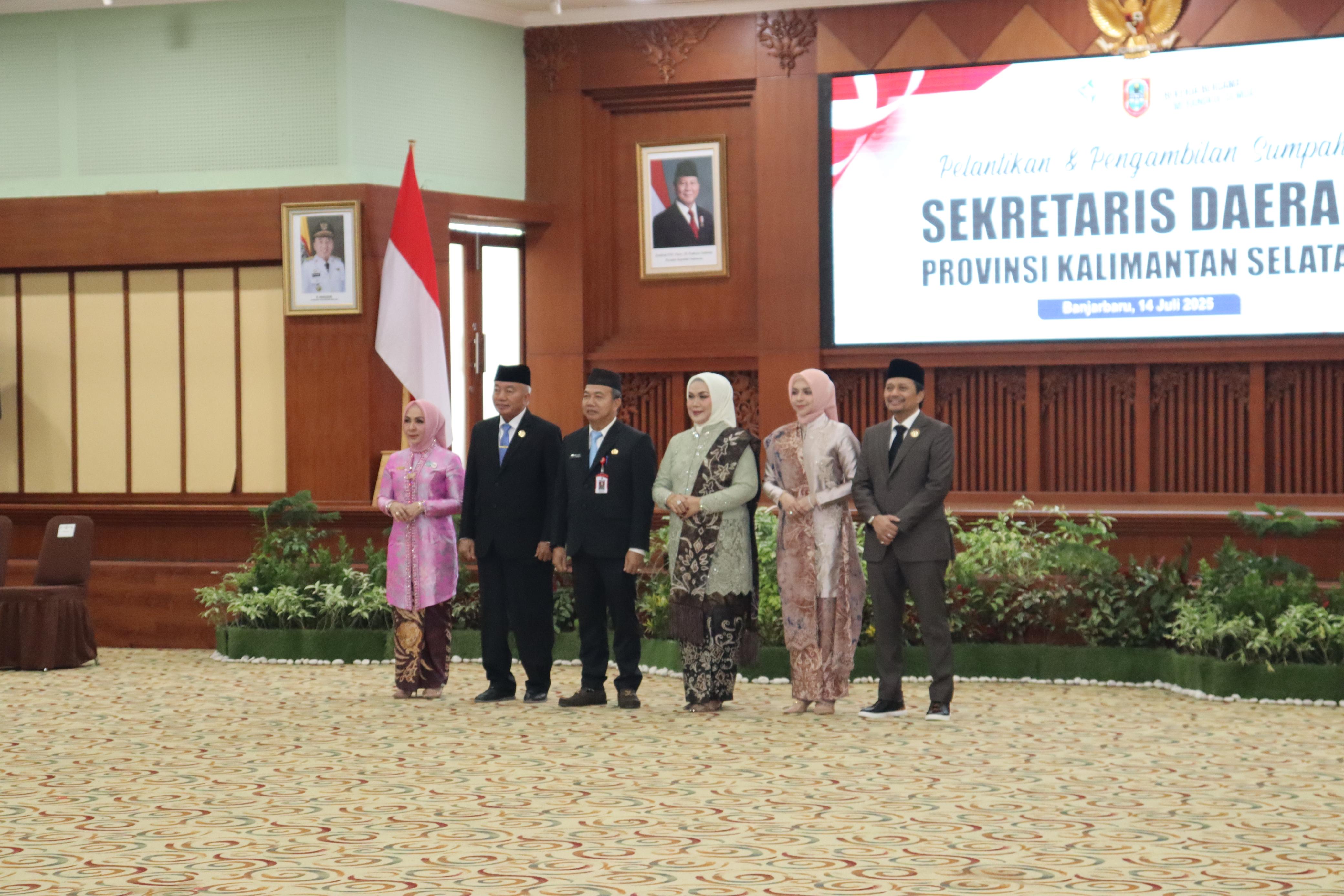 Wabup Tapin Hadiri Pelantikan Sekda Provinsi Kaimantan Selatan