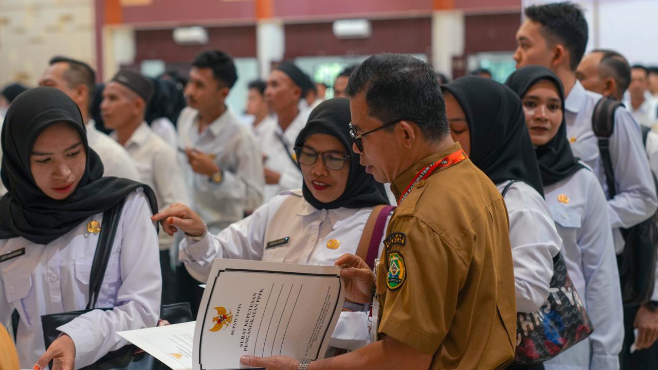 Penyerahan SK P3K Paruh Waktu di Kabupaten Tapin Berjalan Lancar