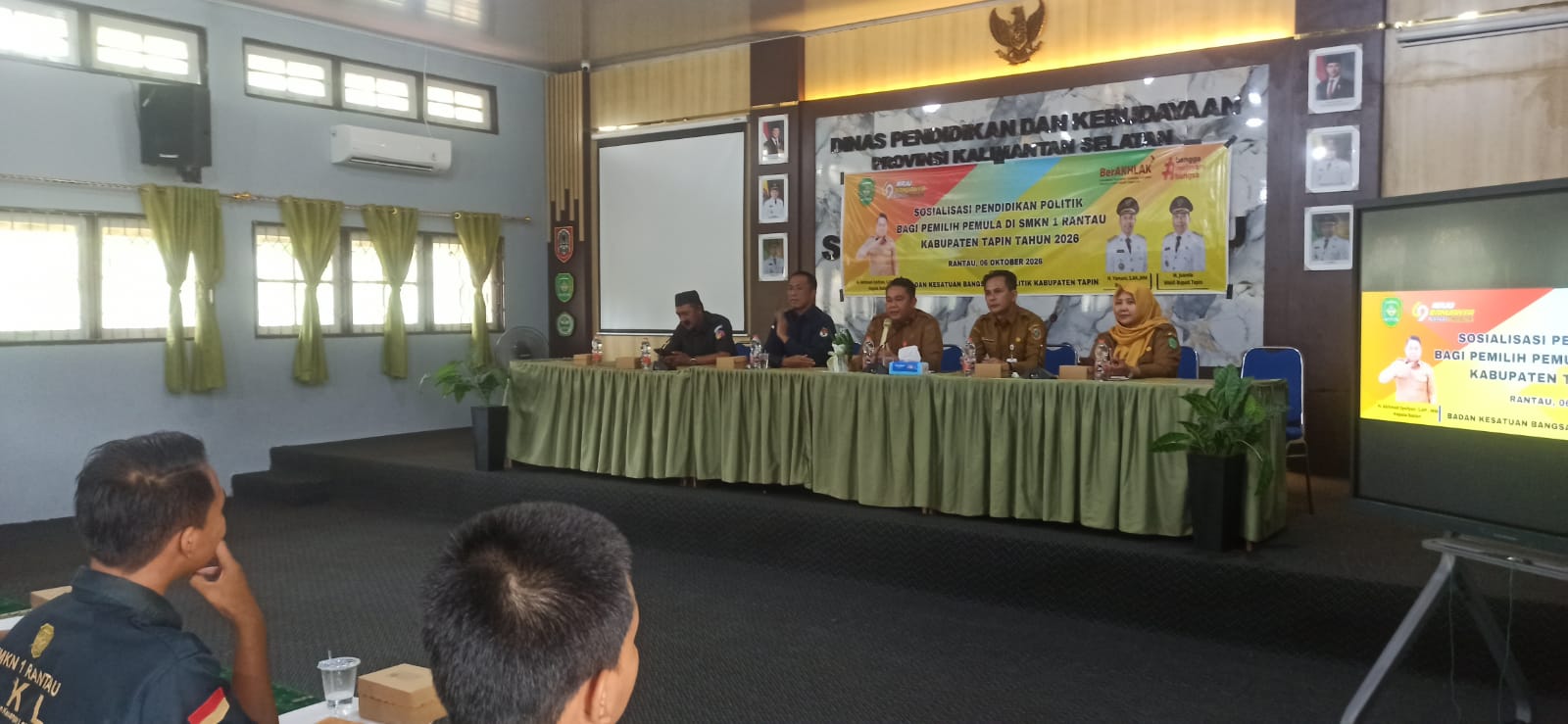 Pelajar SMKN 1 Tapin Ikuti Sosialisasi Pendidikan Politik