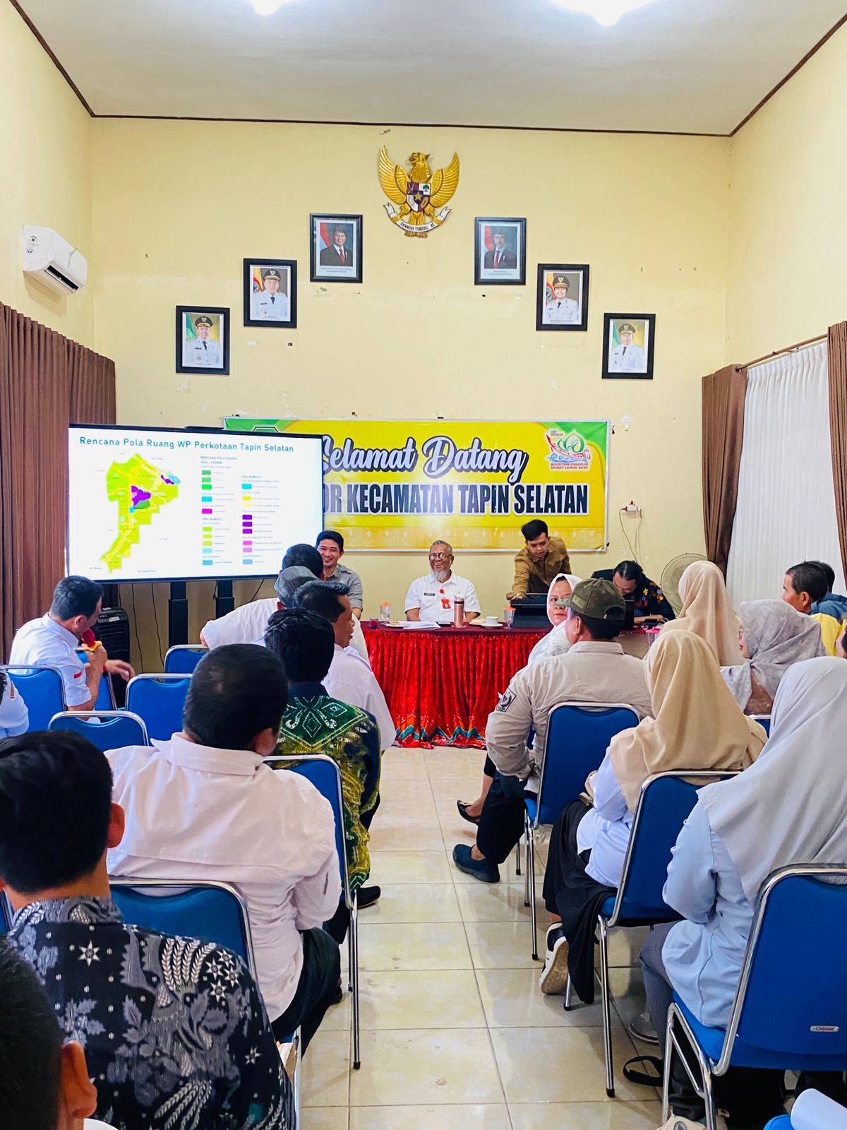 Kegiatan Konsultasi Publik KLHS RDTR Tapin Selatan Tahun 2025 Digelar di Aula Kecamatan Tapin Selatan