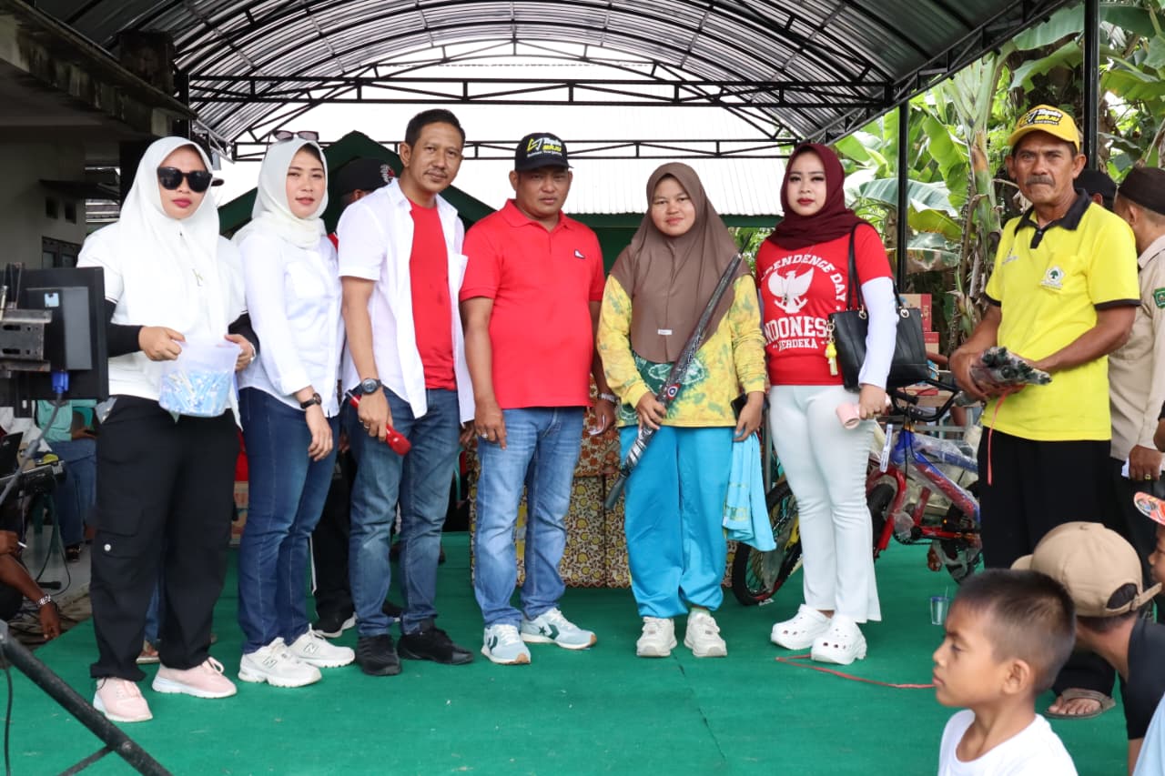 Ketua DPRD Tapin Hadiri Acara Jalan Santai Di Desa Lawahan