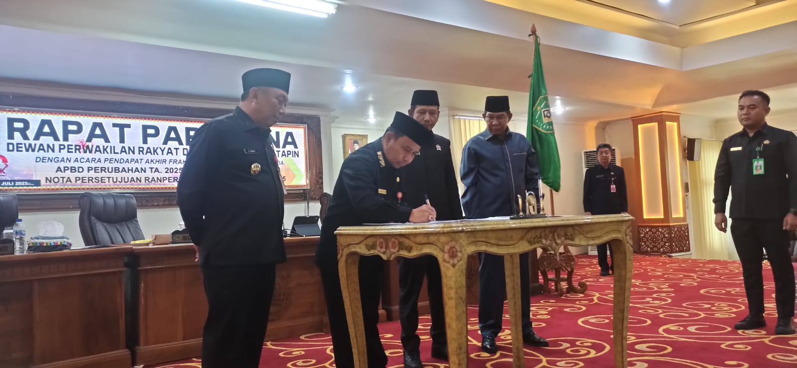 Rapat Paripurna Penyampaian Pendapat Akhir Fraksi-Fraksi DPRD Tapin