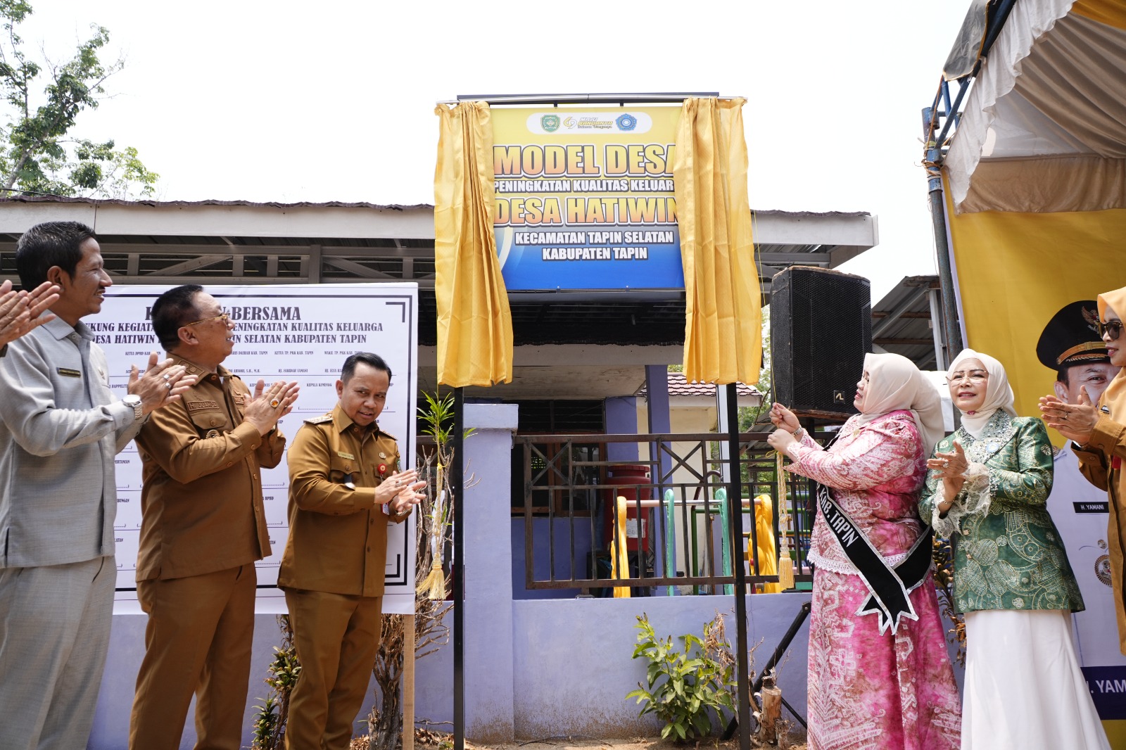Pemerintah Kabupaten Tapin dan TP PKK Gelar Rapat Koordinasi Peningkatan Kualitas Keluarga Tahun 2026 di Desa Hatiwin